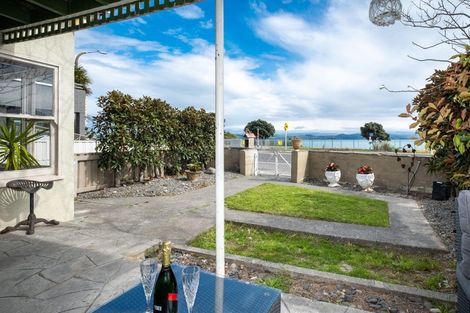 Photo of property in 6 Breakwater Road, Bluff Hill, Napier, 4110