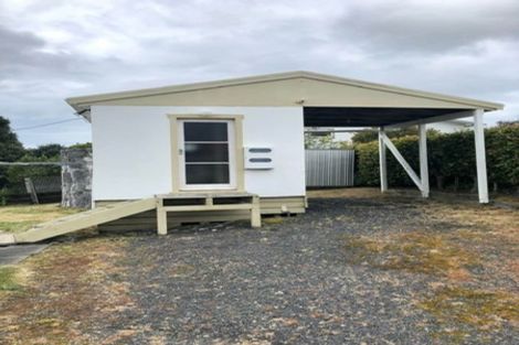 Photo of property in 1 Motuketekete Avenue, Army Bay, Whangaparaoa, 0930