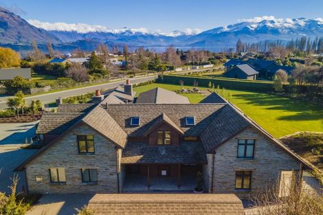 Photo of property in 8 Waimana Place, Wanaka, 9305