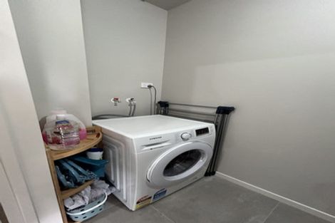 Photo of property in 5/30 West Coast Road, Glen Eden, Auckland, 0602