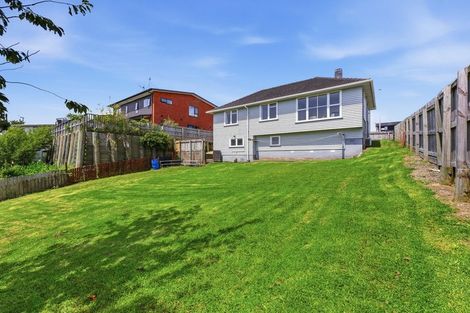 Photo of property in 19 Pukeori Street, Marfell, New Plymouth, 4310
