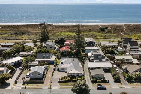 Photo of property in 111 Dickson Road, Papamoa Beach, Papamoa, 3118