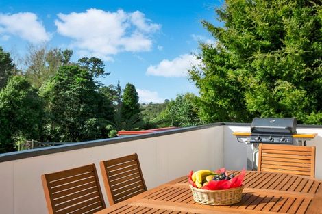 Photo of property in 7 Warren Place, Frankleigh Park, New Plymouth, 4310