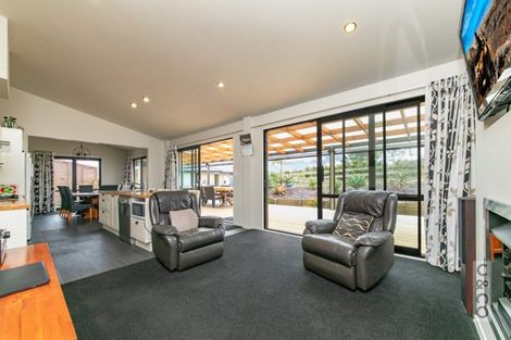 Photo of property in 73c Oraha Road, Kumeu, 0892