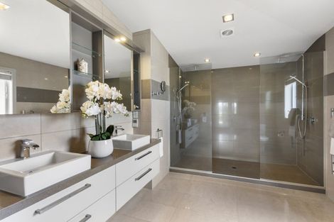 Photo of property in 96 Fisher Parade, Sunnyhills, Auckland, 2010