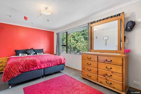 Photo of property in 52 Everglade Drive, Goodwood Heights, Auckland, 2105