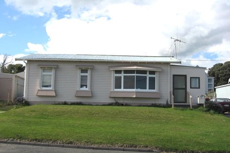 Photo of property in 68 Karaka Street, Castlecliff, Whanganui, 4501
