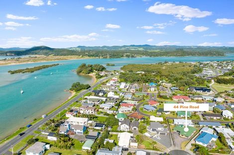 Photo of property in 44 Pine Road, Ngunguru, Whangarei, 0173