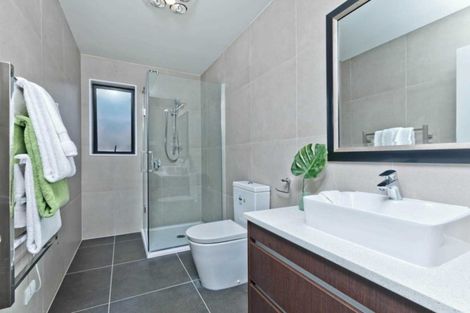 Photo of property in 30 Para Close, Fairview Heights, Auckland, 0632