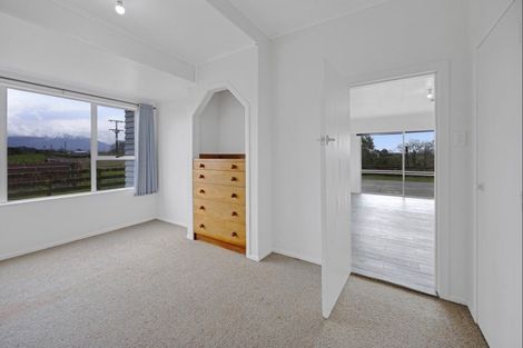 Photo of property in 124 Kahouri Road, Midhirst, Stratford, 4394