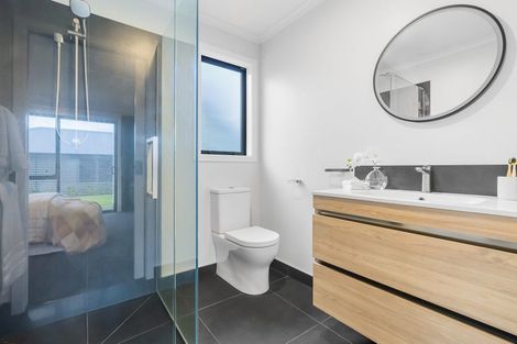 Photo of property in 33 Ngaru Crescent, Wharewaka, Taupo, 3330