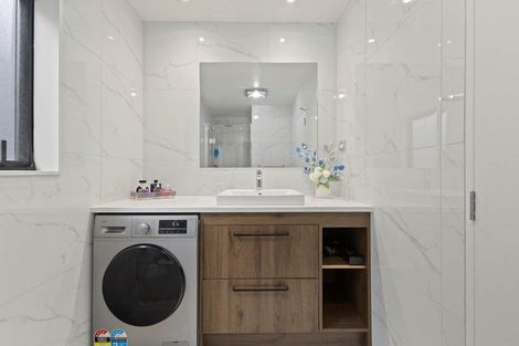 Photo of property in 24 Parahau Road, Papakura, 2110