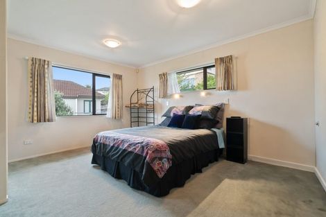 Photo of property in 56 Ribbonwood Crescent, Goodwood Heights, Auckland, 2105