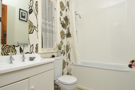 Photo of property in 29-31 Poynters Crescent, Stepneyville, Nelson, 7010