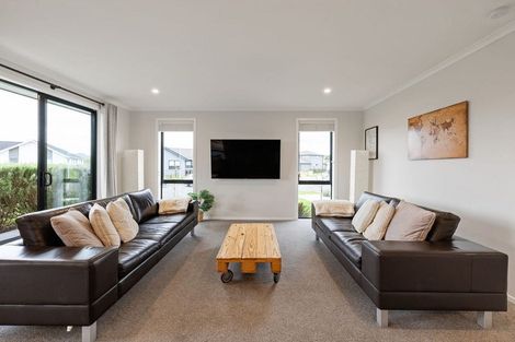 Photo of property in 19 Rose Leigh Drive, Cambridge, 3434