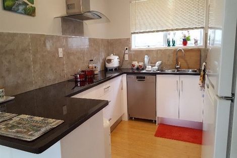 Photo of property in 6 Hobby Avenue, Birkdale, Auckland, 0626