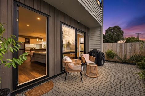 Photo of property in 2/2 Chapman Road, Te Atatu Peninsula, Auckland, 0610