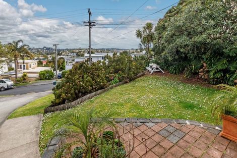 Photo of property in 35 Bayview Road, Browns Bay, Auckland, 0630