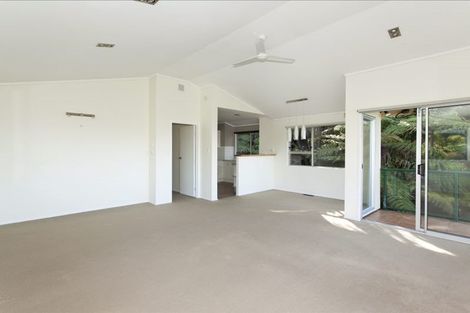 Photo of property in 1/23 Parr Terrace, Castor Bay, Auckland, 0620
