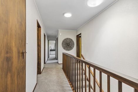 Photo of property in 19 Greyfriars Crescent, Tawa, Wellington, 5028