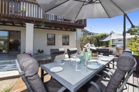 Photo of property in 8 Robin Lane, Browns Bay, Auckland, 0630