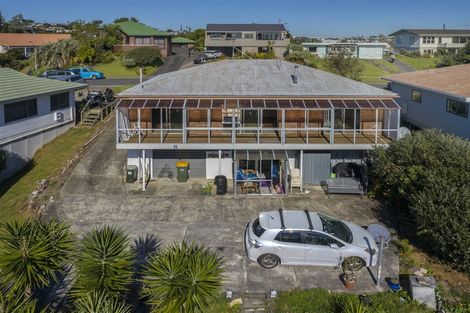 Photo of property in 8 Kathy Terrace, Stanmore Bay, Whangaparaoa, 0932