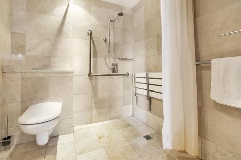 Photo of property in The Metropolis Apartments, 2701/1 Courthouse Lane, Auckland Central, Auckland, 1010