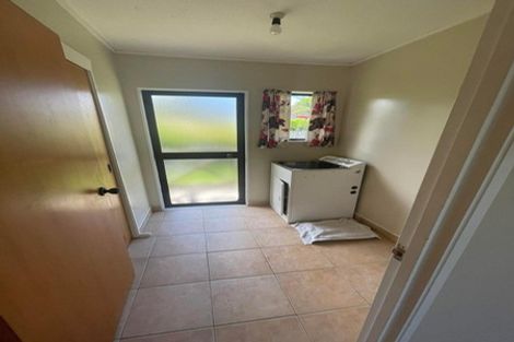 Photo of property in 1/19 Blacklock Avenue, Henderson, Auckland, 0612