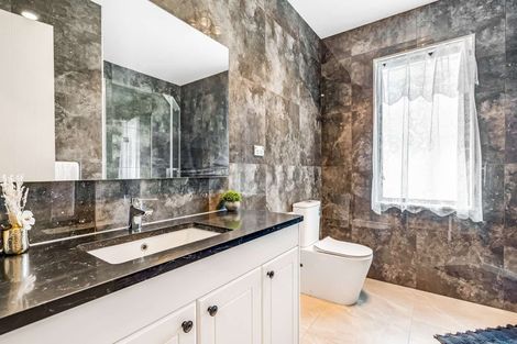 Photo of property in 43a Colombo Road, Waiuku, 2123