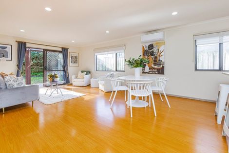 Photo of property in 10d Evans Road, Weymouth, Auckland, 2103