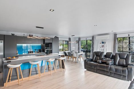 Photo of property in 4 Pine Ridge Terrace, Waikanae Beach, Waikanae, 5036