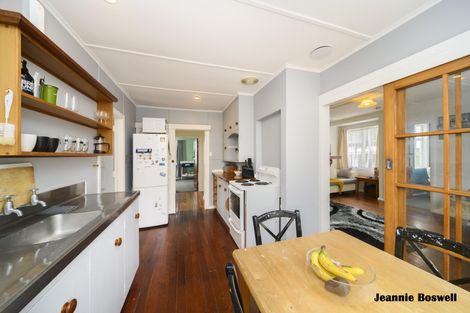 Photo of property in 654 Featherston Street, Roslyn, Palmerston North, 4414