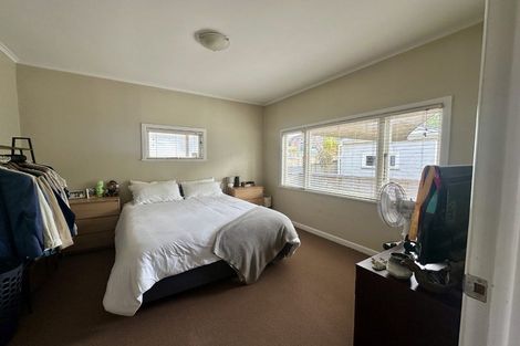 Photo of property in 2/26 Dallinghoe Crescent, Milford, Auckland, 0620