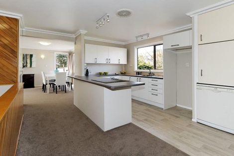 Photo of property in 4204a Great North Road, Glendene, Auckland, 0602