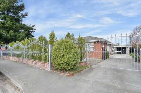 Photo of property in 321 Lake Terrace Road, Shirley, Christchurch, 8061