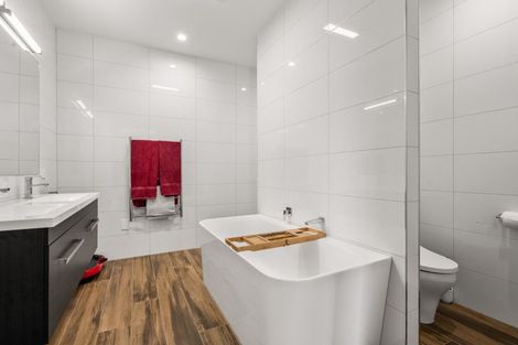 Photo of property in 98 Oxford Street, Martinborough, 5711