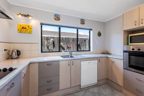 Photo of property in 2/35 Neville Street, Point Chevalier, Auckland, 1022
