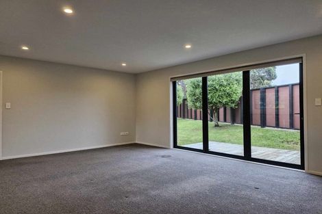 Photo of property in 32b Waiwaka Terrace, Strandon, New Plymouth, 4312
