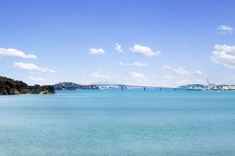 Photo of property in 33 Dawnhaven Drive, Te Atatu Peninsula, Auckland, 0610