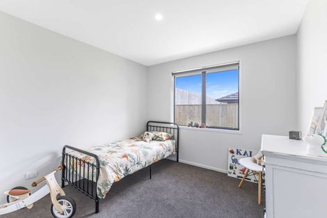 Photo of property in 10 Rehua Place, Waiwhakaiho, New Plymouth, 4312