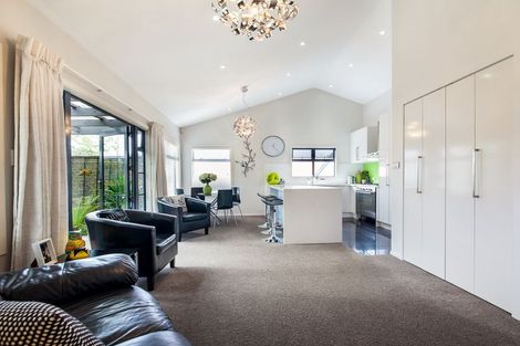 Photo of property in 17 Cinnabar Place, Westgate, Auckland, 0614
