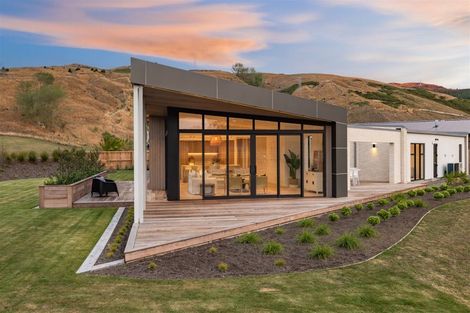 Photo of property in 2 Steve Askin Drive, Cracroft, Christchurch, 8022