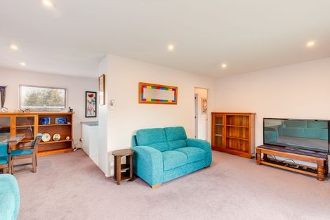 Photo of property in 2/48 Mcfaddens Road, St Albans, Christchurch, 8052