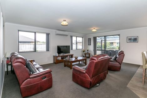 Photo of property in 25 Max Landing, Grandview Heights, Hamilton, 3200