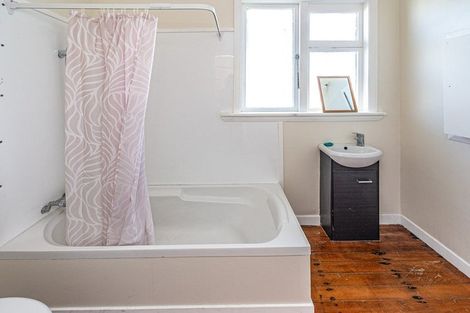 Photo of property in 28 Totara Street, Tawhero, Whanganui, 4501