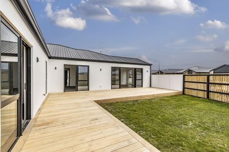 Photo of property in 16 Herridge Street, Woodend, 7691