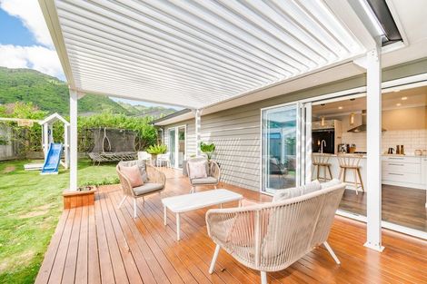 Photo of property in 10 Mahia Lane, Waikanae, 5036