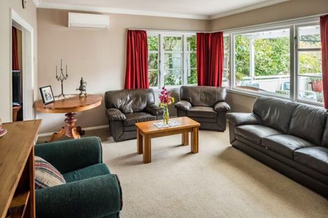 Photo of property in 13 Lyndhurst Road, Tawa, Wellington, 5028