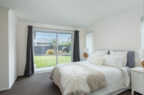 Photo of property in 8 Huka Heights Drive, Rangatira Park, Taupo, 3330