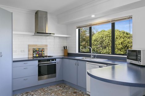 Photo of property in 2/94 Harvey Street, Waipahihi, Taupo, 3330